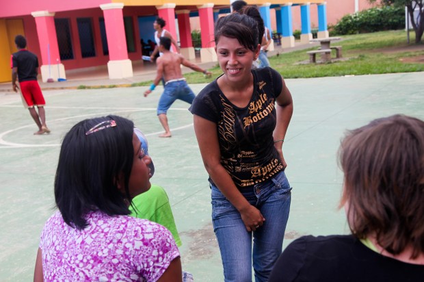 Alondra's aunty was worried about her and the choices she was making and phoned the police. The police picked up Alondra who was drunk and took her to Casa Alianza (the project caring for and empowering children who have been living on the streets).