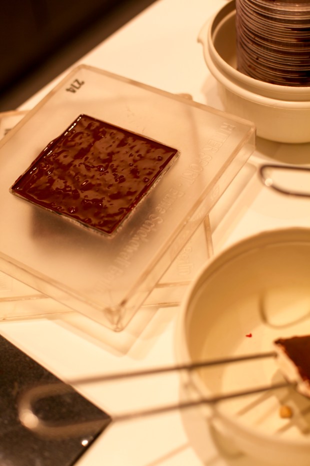 Into the sqaure to set.